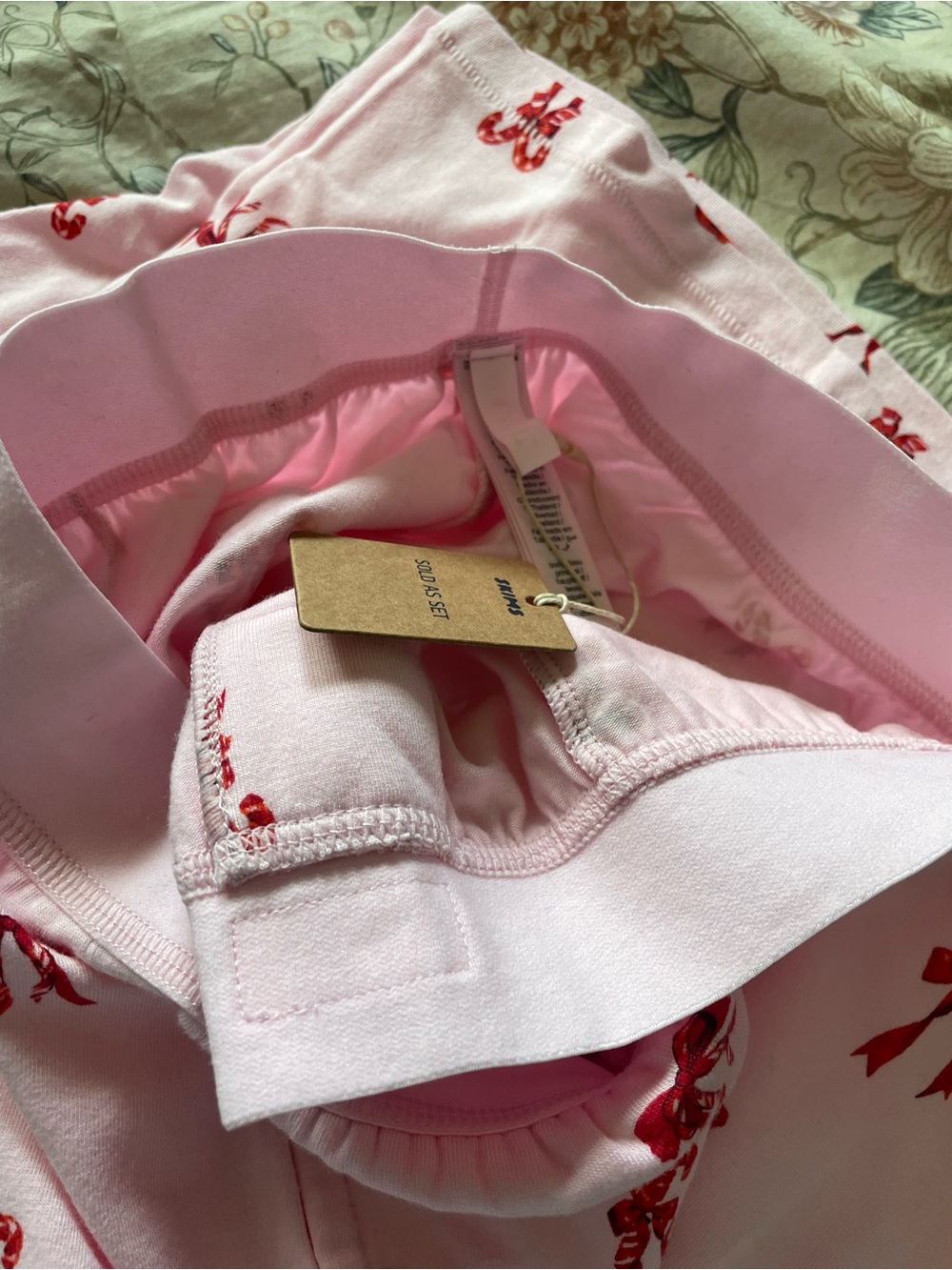 SKIMS boyfriend pj pants bow print Sz L - Picture 6 of 6
